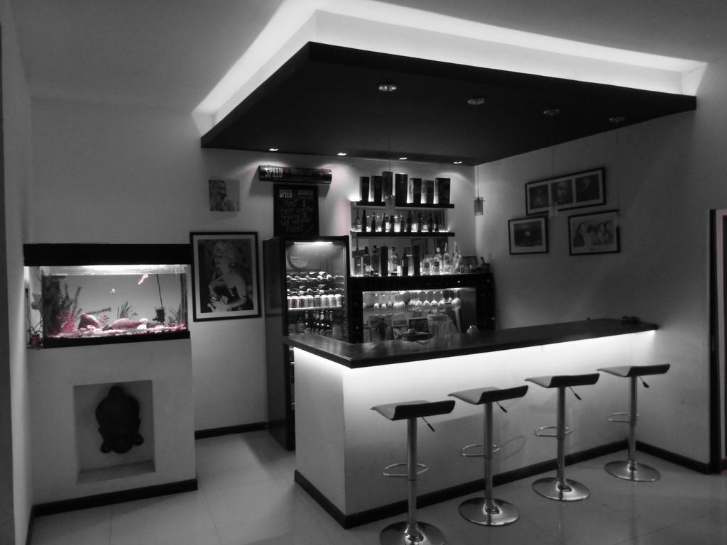 Hostal Bardot *